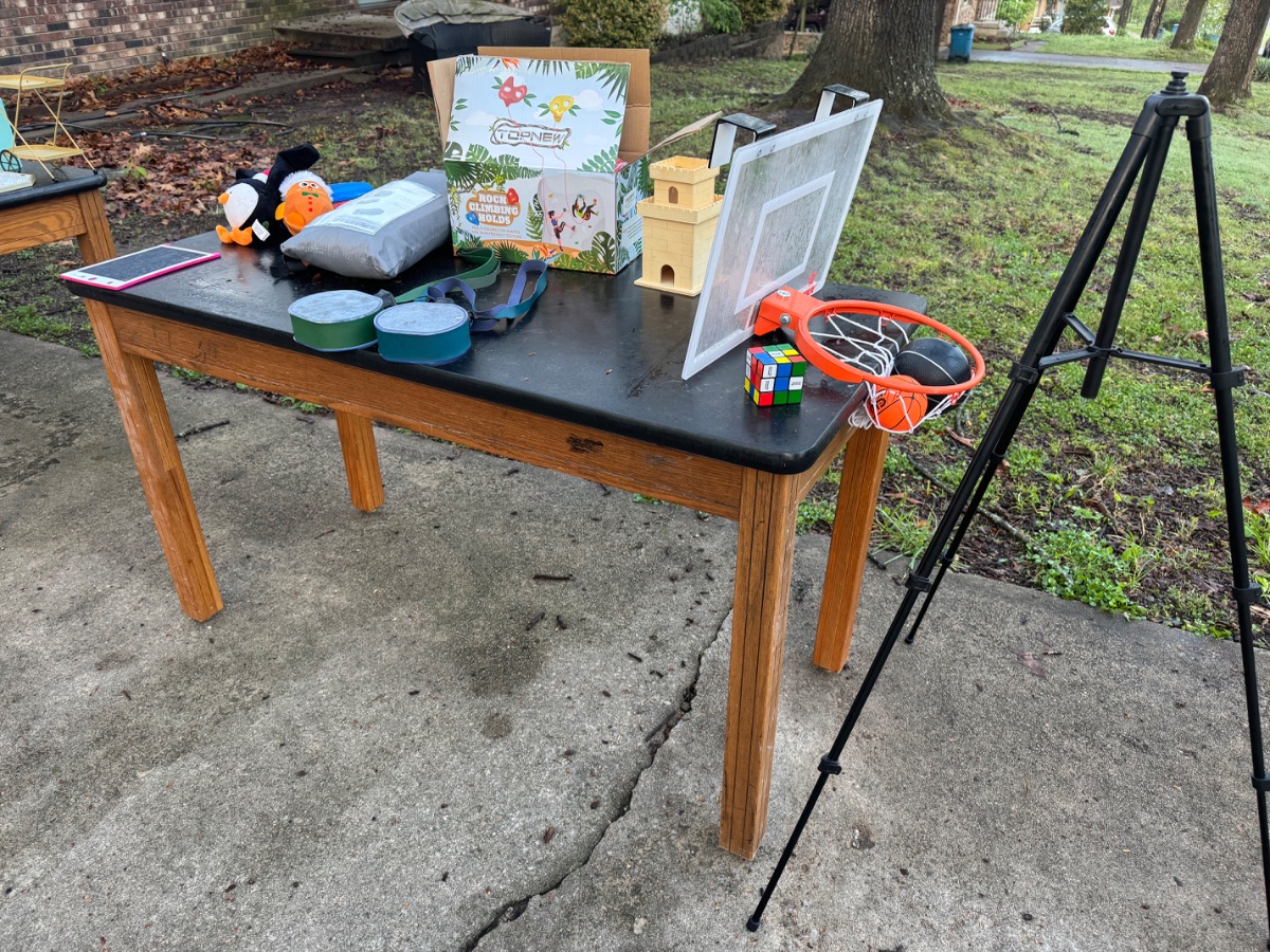 Games, books, and toys thumbnail 2