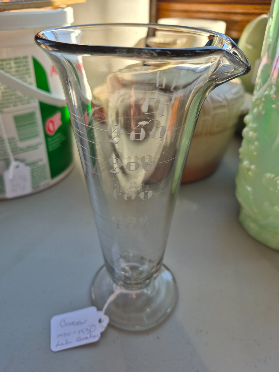 Multiple Vintage and Household items thumbnail 2