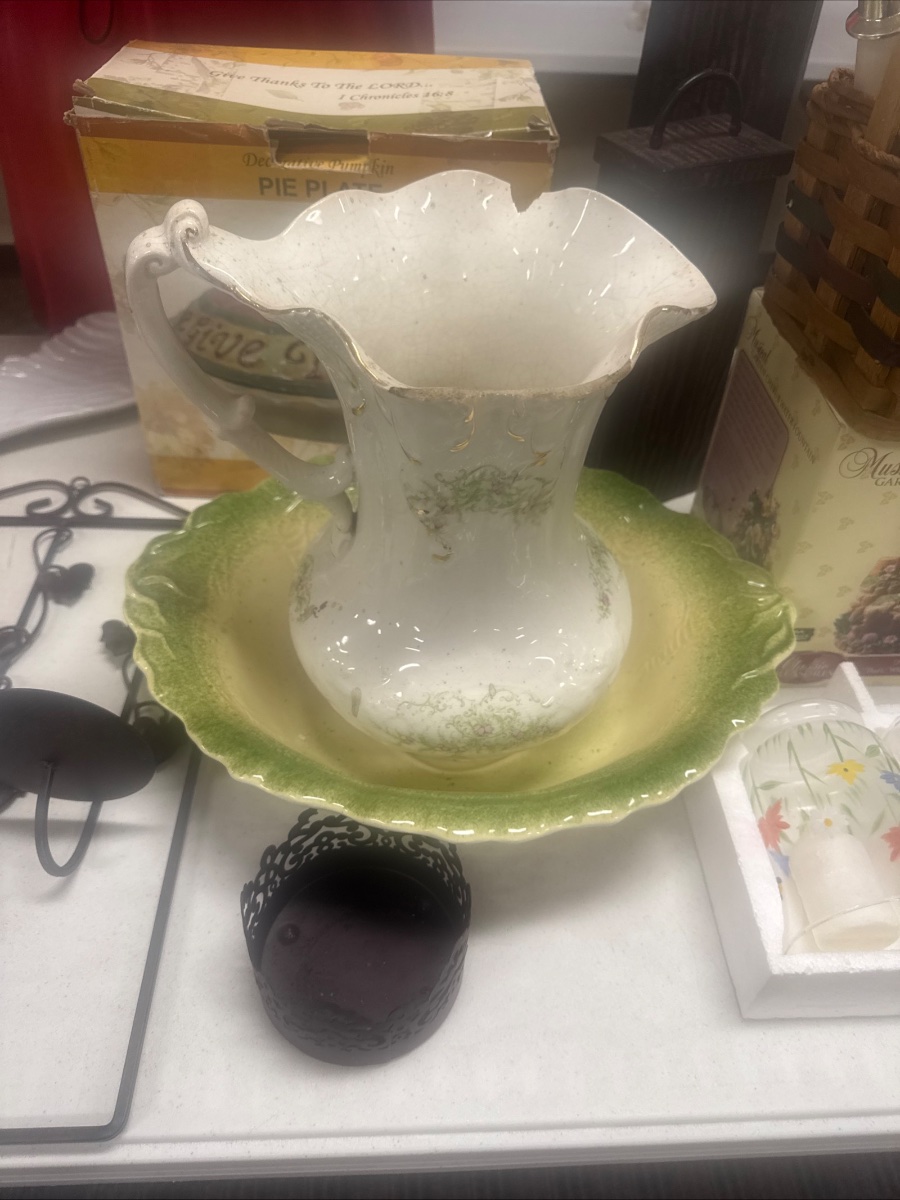 Vintage water basin and pitcher - chipped